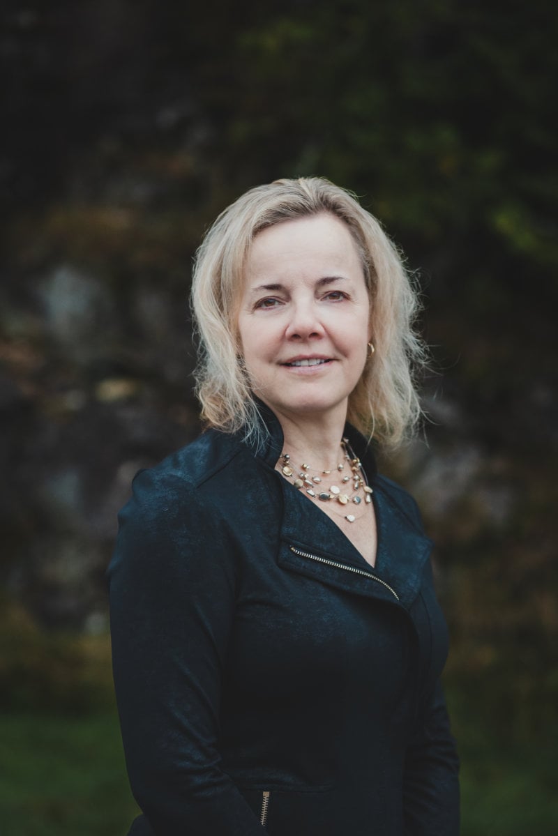 Portrait of Dr. Jennifer Fletcher